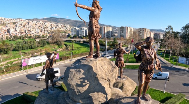 AMAZON KADIN HEYKELLERİ BEĞENİ KAZANDI