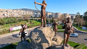 AMAZON KADIN HEYKELLERİ BEĞENİ KAZANDI