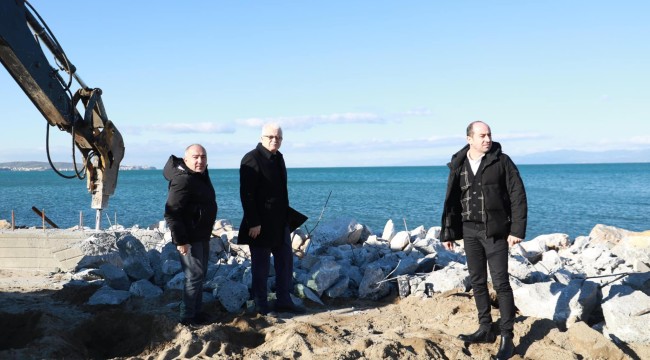 Başkan Deveciler Duyarsız Kalmadı ​​​​​​​Ören Plajı'nda Yapılan Beton Seti Yıktı