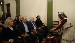 BURHANİYE'DE ZEYTİN HASAT FESTİVALİ VE DEVE GÜREŞLERİ BAŞLIYOR