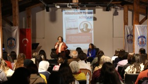 EFES SELÇUK'TA EDEBİYATSEVERLER MÜBADELENİN ROMANI "ZESTO PSOMİ" İÇİN BULUŞTU