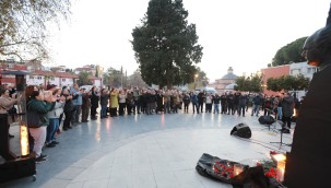  EFES SELÇUK'TA UĞUR MUMCU VE DEMOKRASİ ŞEHİTLERİ ANILDI