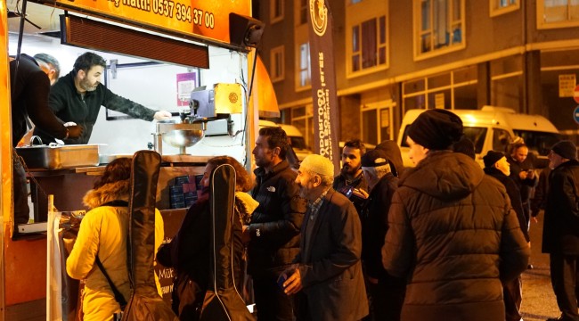 Kartal Belediyesi'nden Kandil Simidi ve Hayır Lokması İkramı