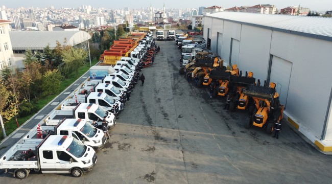 KÜÇÜKÇEKMECE'DE KARLA MÜCADELE EKİPLERİ HAZIR