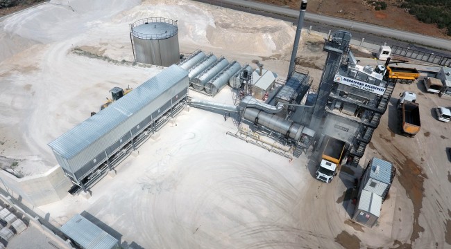 Muratpaşa, 8 yıldır asfaltını üretiyor