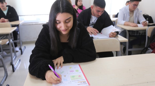 TOROSLAR AKADEMİ EĞİTİM MERKEZİNİN ÖĞRENCİLERİ, HER HAFTA SONU SERİ DENEME SINAVINDAN GEÇİYOR