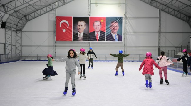 Ücretsiz Buz Pateni Keyfi Mamak'ta Yaşanır