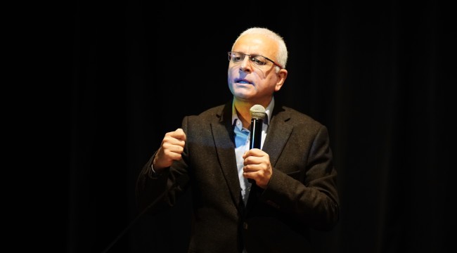 Gazeteci-Yazar Merdan Yanardağ, Söyleşi ve İmza Gününde Kartallılarla Buluştu