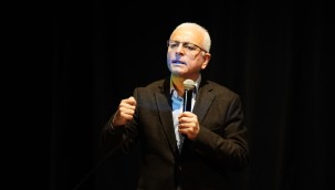 Gazeteci-Yazar Merdan Yanardağ, Söyleşi ve İmza Gününde Kartallılarla Buluştu