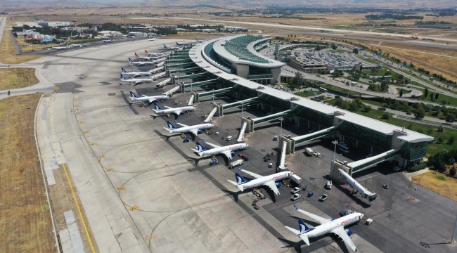 HAVA YOLU YOLCU TRAFİĞİNDE REKOR ARTIŞ