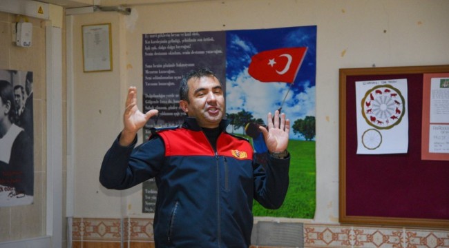 İTFAİYE MÜDÜRLÜĞÜ TARAFINDAN OKULLARDA DEPREM TATBİKATI YAPILIYOR