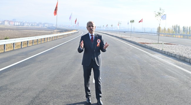 OTOYOLLARDA GİŞESİZ, BARİYERSİZ ULAŞIMA GEÇİLİYOR