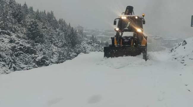 TOROSLAR'IN YÜKSEK KESİMLERİNDE KARLA KAPANAN YOLLAR ULAŞIMA AÇILIYOR