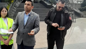 GAZETE BUCA'NIN GENEL YAYIN YÖNETMENİ AZİZ TEKİN BUCA BELEDİYESİ ÖNÜNDE CHP'NİN BELEDİYECİLİĞİ VE BAŞARISIZ ADAY SEÇİMLERİ ÜZERİNE ELEŞTİRİDE BULUNDU.