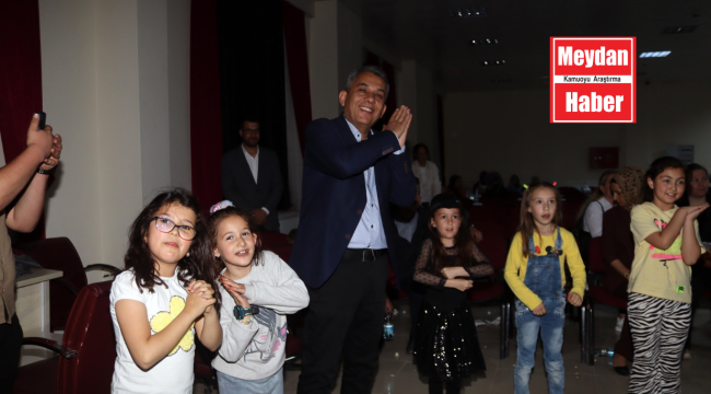 Başkan Hakan sinema etkinliğinde çocuklarla oyunlar oynadı
