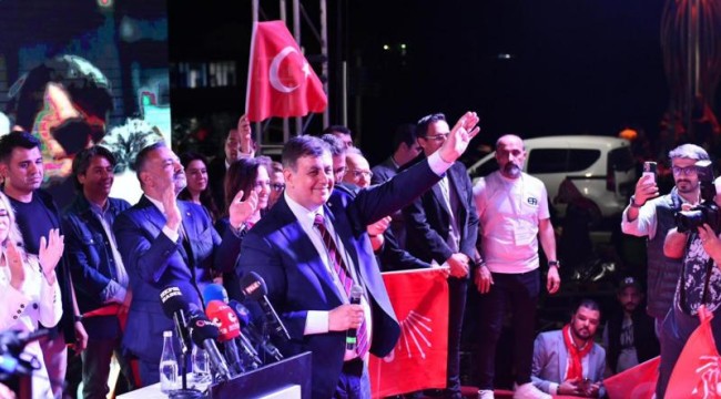 İzmir'de CHP 30 ilçenin 28'inde önde: Cemil Tugay Büyükşehir Belediye Başkanı seçildi