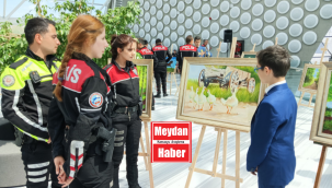 Küçük ressam şehit babası anısına sergi düzenledi
