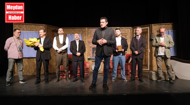 12 GÜN BOYUNCA KEYİFLE İZLENEN TİYATRO FESTİVALİ SONA ERDİ