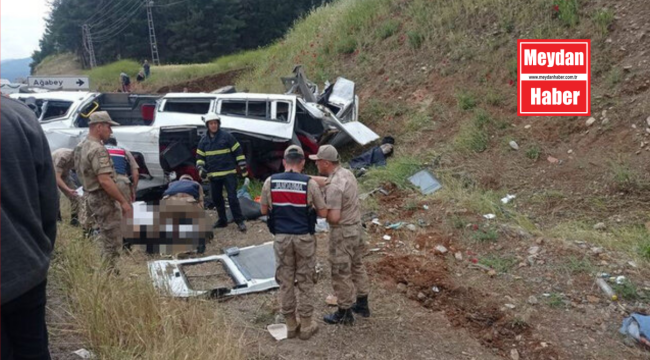 Beton mikseri minibüsle çarpıştı! Katliam gibi kaza: 8 ölü!