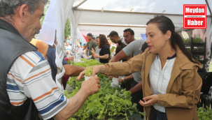 EFES SELÇUK BELEDİYESİ ATALIK TOHUMLARDAN ÜRETTİĞİ FİDELERİ HALKLA BULUŞTURDU