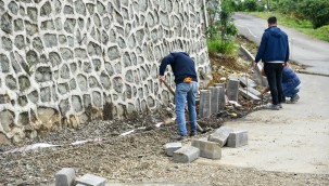 ERİKLİMAN MAHALLESİ'NDE 500 METRELİK MODERN KALDIRIM ÇALIŞMASI YAPILIYOR