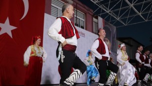 Bayraklı Belediyesinden halk oyunları şöleni