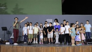 Bayramiç Çocuk Orkestrası'ndan muhteşem konser