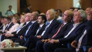 Fethi Yaşar yeniden İABB Başkanı seçildi