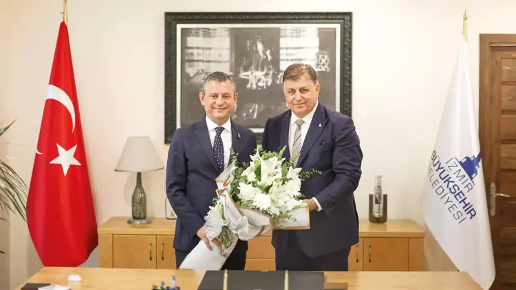 Özgür Özel İzmir'de konuştu: Türkiye Belediyeler Birliği için AK Parti'ye dört koltuk teklif ettik istemediler