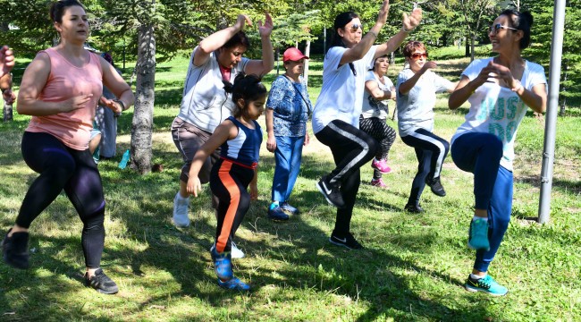 SAĞLIKLI ADIMLAR SAĞLIKLI BAŞKENT: PARKLARDA SPOR ETKİNLİKLERİ BAŞLIYOR