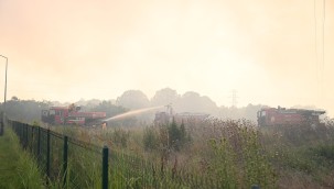 Büyükşehir, tüm ekipleriyle yangınla mücadele etti