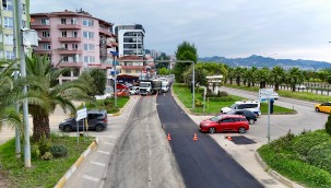 SAHİL TOPLAMA YOLDA ASFALTLAMA ÇALIŞMASI YAPILIYOR