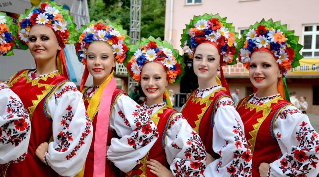 11 ÜLKENİN HALK DANSLARI BAŞKENT ANKARA'DA BULUŞUYOR