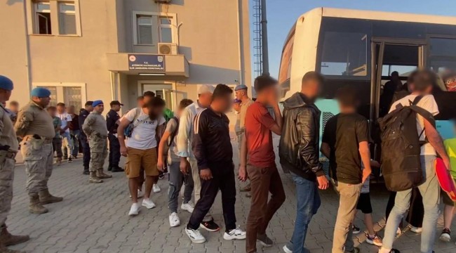 Mersin'de 50 düzensiz göçmen yakalandı