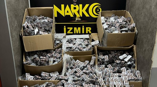 İzmir'de 275 bin 800 sentetik ecza hapı ele geçirildi