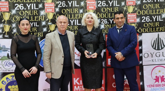 AYSEL ÇINAR 2025 ONUR ÖDÜLÜNÜ ALDI