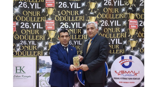 BORA KOÇU 2025 ONUR ÖDÜLÜNÜ ALDI