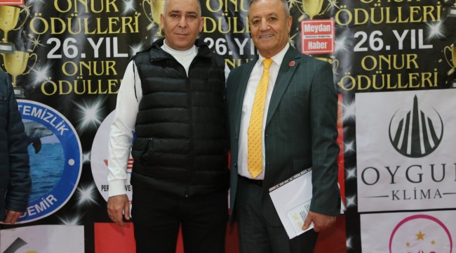 ERSİN MENGÜCEK 2025 ONUR ÖDÜLÜNÜ ALDI