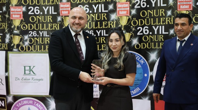 GİZEM BULDU - ESTETİK & GÜZELLİK UZMANI ÖDÜLÜNÜ ALDI