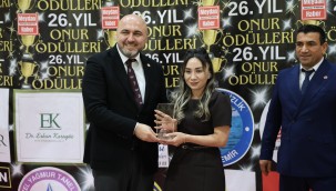GİZEM BULDU - ESTETİK & GÜZELLİK UZMANI ÖDÜLÜNÜ ALDI