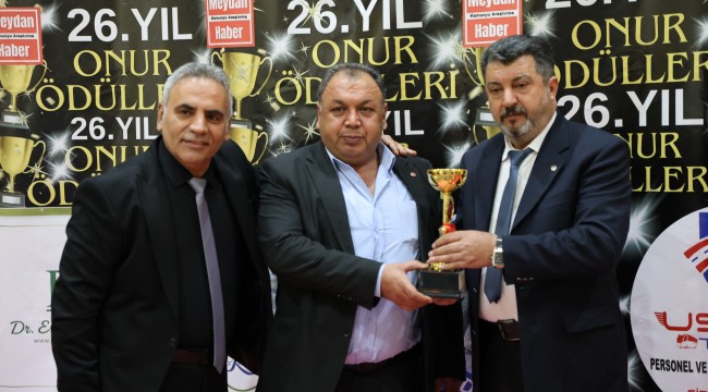 GÖKSAL BOZKURT ÖDÜLÜNÜ ALDI