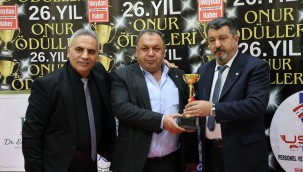 GÖKSAL BOZKURT ÖDÜLÜNÜ ALDI