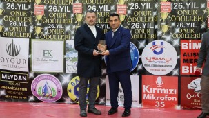 HÜSEYİN OYGUR 2025 ONUR ÖDÜLÜNÜ ALDI