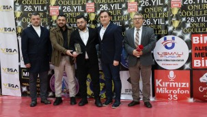 İLKE AKADEMİ ADEM ÇAKARLI ÖDÜLÜNÜ ALDI