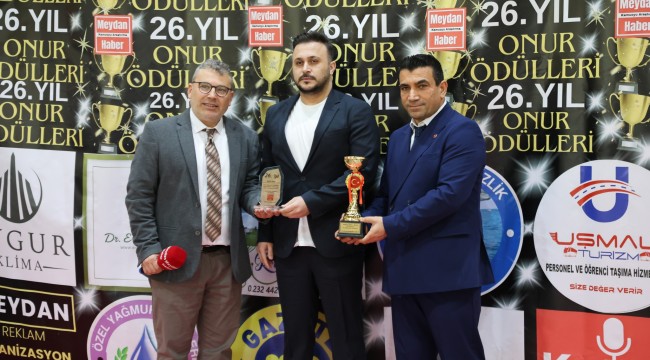 MURAT SİNAT 2025 ONUR ÖDÜLÜNÜ ALDI