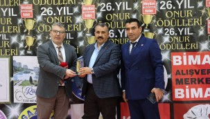 NECMİ DİNÇ ÖDÜLÜNÜ ALDI