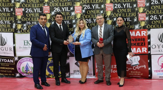 NUŞİN KAZAK 2025 ONUR ÖDÜLÜNÜ ALDI