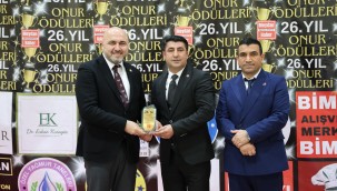 SEDAT ERŞAHİN ÖDÜLÜNÜ ALDI