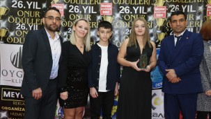 SUDE NUR İŞBİLİR 2025 ONUR ÖDÜLÜNÜ ALDI
