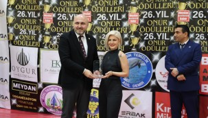 SUNA GÖKSU - DERMINVEST COSMETİC ÖDÜLÜNÜ ALDI